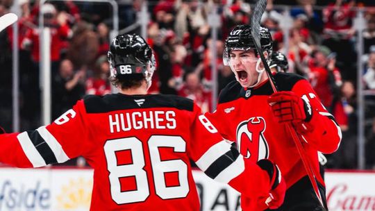 Fantázia! Slovenský obranca rozjasal arénu v New Jersey. Gólom štyri sekundy pred koncom poslal zápas do predĺženia