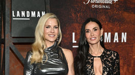 Herecké kolegyne Ali Larter (vľavo) a Demi...