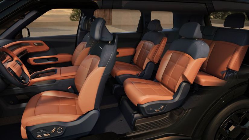 V troch radoch sedadiel by malo byť ešte viacej...