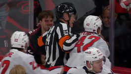 Fehérváry zakrvavil Kanaďana so slovenskými koreňmi. Slafkovskému spravil tréner to, čo vlani len raz