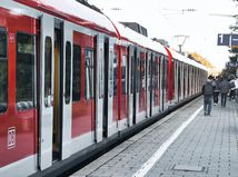 Šokujúce video z Kalifornie. Vagóny metra sa...