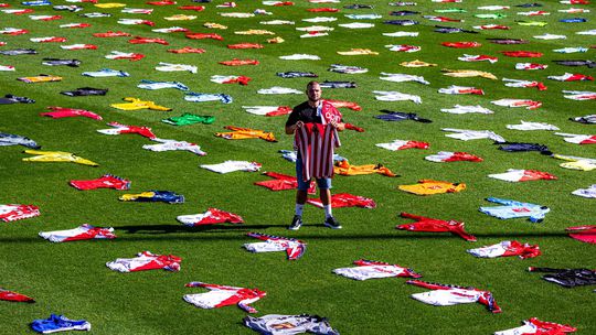 Vyše tisíc dresov jedného klubu. Fanúšik AS Monaco má najväčšiu zbierku na svete