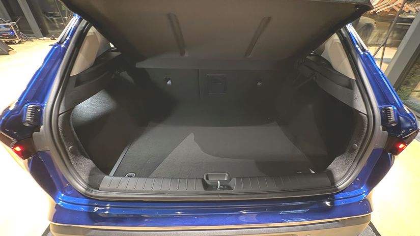 Do kufra naložíte 438 litrov batožiny, čo je...