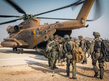 Vojaci Izraelských obranných síl počas cvičenia 12. novembra 2025