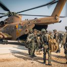 Vojaci Izraelských obranných síl počas cvičenia...