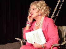 Kamila Magálová predvádza maniere