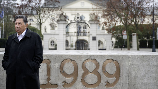 Pódium protestov plné stôp, ktoré zmenili dejiny. Bratislava má nový symbol Nežnej revolúcie