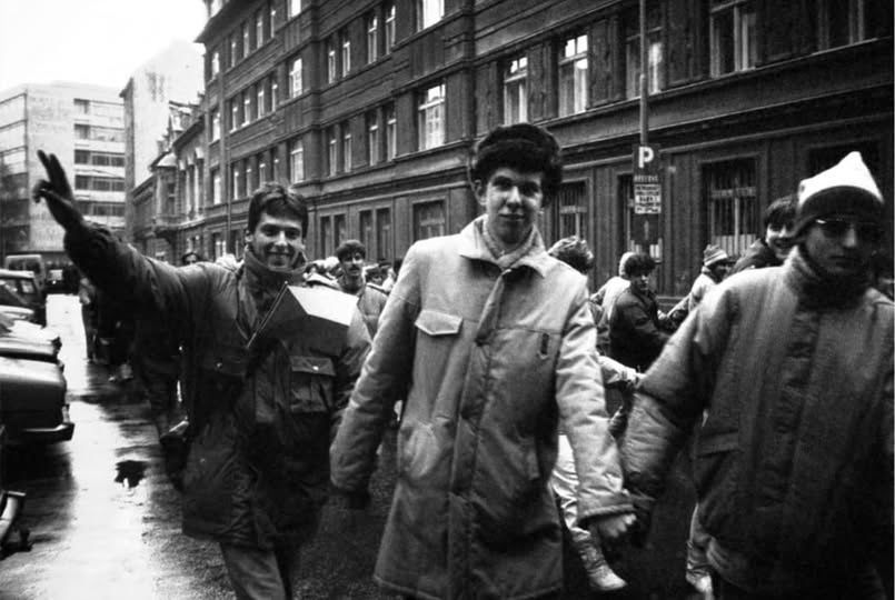 Pochod bratislavských študentov 16. novembra...