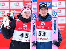 Po škandále s kombinézami prišli následky....