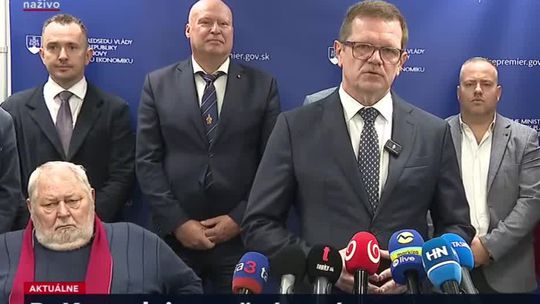 Kmec sa postavil pred kamery po boku Sotáka: Odchádzam, aby som chránil meno strany Hlas, Slovenska a jeho priemyslu