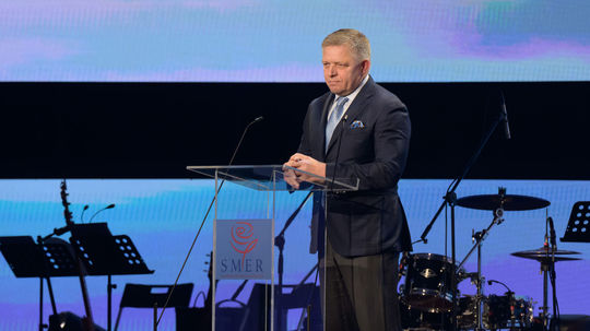 Fico opäť žiada reformu politického systému, vidí v ňom priveľa strán. Lídri Smeru volajú po rešpekte k výsledkom volieb