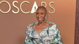 Herečka Cynthia Erivo prišla v kreácii Givenchy. 