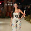 Herečka Demi Moore v kreácii Erdem na premiére v Londýne. 