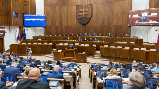 Prieskum SANEP: PS vedie, Republika rastie. Demokrati tesne pod čiarou