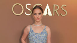 Natalie Portman v kreácii Dior