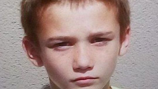 Videli ste ho? Polícia vyhlásila pátranie po 13-ročnom Samuelovi. Zmizol, keď išiel vysypať smeti 