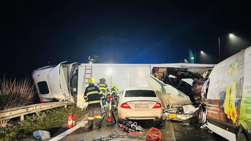 tragická nehoda, Ilava, zrážka, kamión