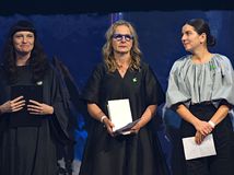 Biela vrana, SNG,  Veronika Němcová, Bohdana Hromádková, Klára Hudáková