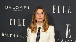 Herečka Mandy Moore na vyhlásení cien Elle...