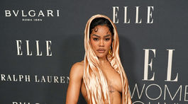 Herečka Teyana Taylor v kreácii Balmain na ELLE Women in Hollywood.