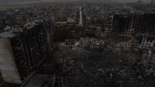 Peklo na Zemi: obrancovia Kosťantynivky zverejnili snímky z obliehaného mesta, uviazli v ňom tisíce civilistov 