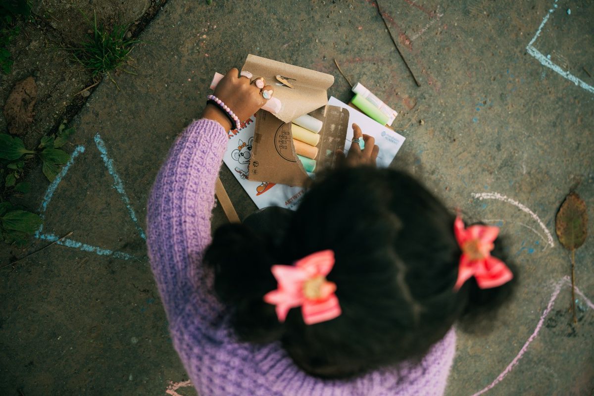 Dievčatko s malým darčekom z Unionu