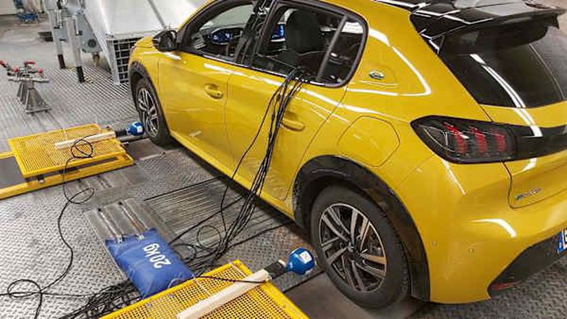 Peugeot 208 bol jediným modelom so spaľovacím...