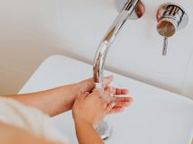 ruky, umývanie rúk, žltačka, hygiena