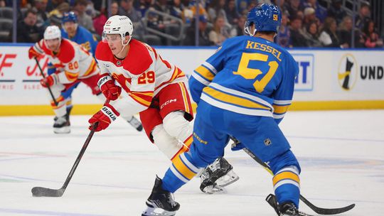 Honzek nezasiahne do hry dlhší čas. Calgary si stiahlo z waiver listiny amerického útočníka