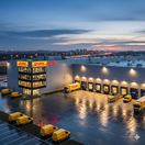 Sklad firmy DHL - obrázok vytvorený AI