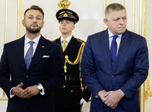 SR Prezident ÚPPV Demisia Kmec Drucker Poverenie BAX