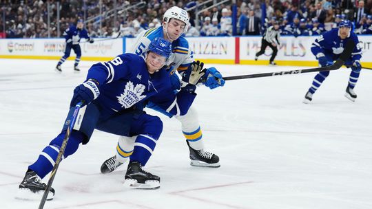 Dvorského pustili do obľúbenej pozície, mladík klincoval do bránky a pomohol k bodu. Nemec si koledoval o bitku