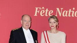 Monacké knieža Albert II a jeho manželka,...