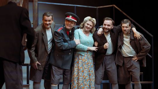 V hre Bolo nás jedenásť odkrýva svoj príbeh na...