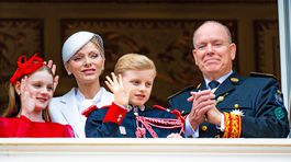 Knieža Albert II., jeho manželka Charlene a ich deti - dvojičky princ Jacques a princezná Gabriella