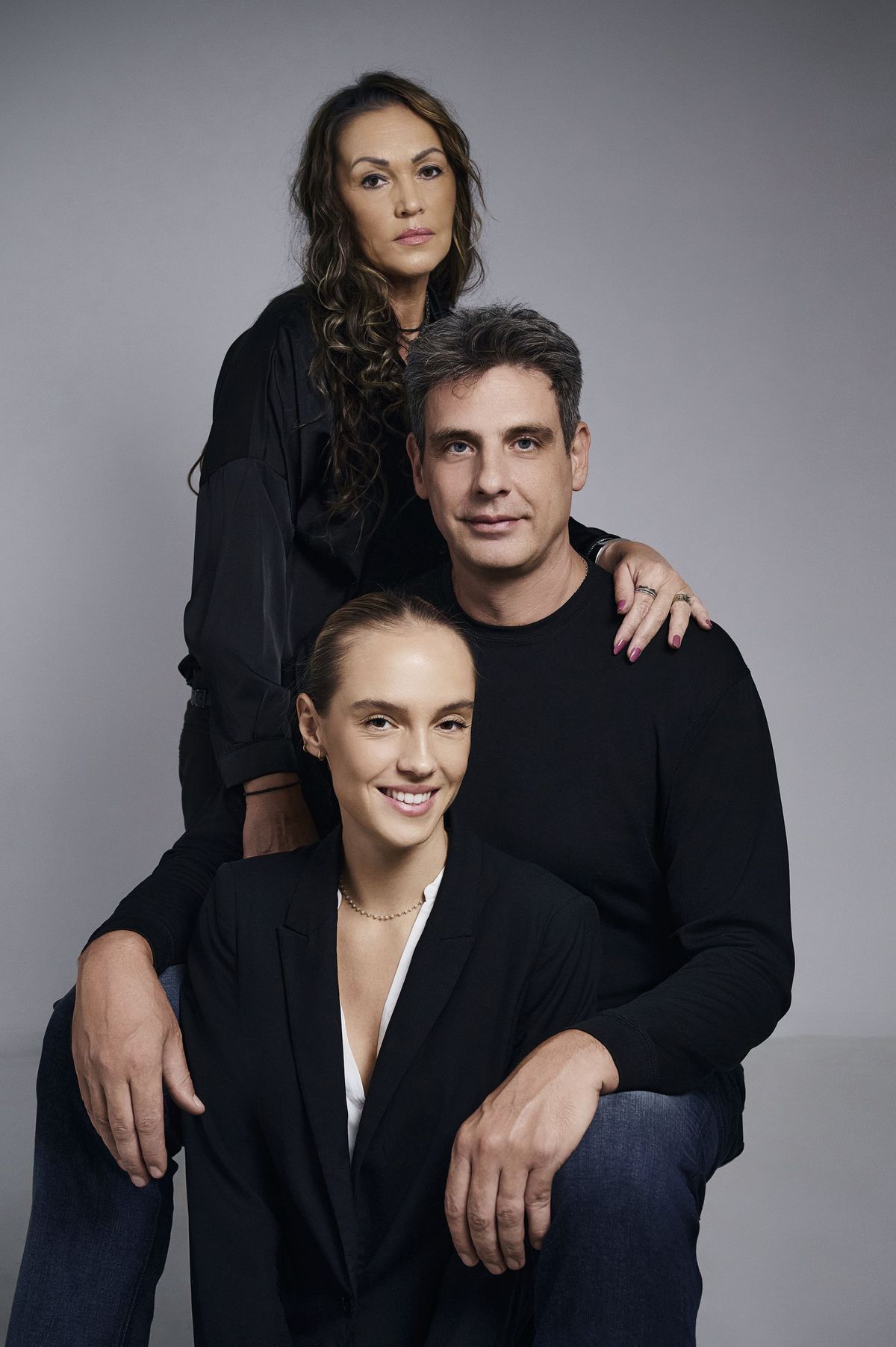 Rodinka Kravárikovcov - mama Maja, otec Andrej,...