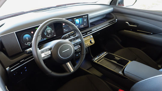 Hyundai Tucson 1,6 T-GDI HEV - test 2025