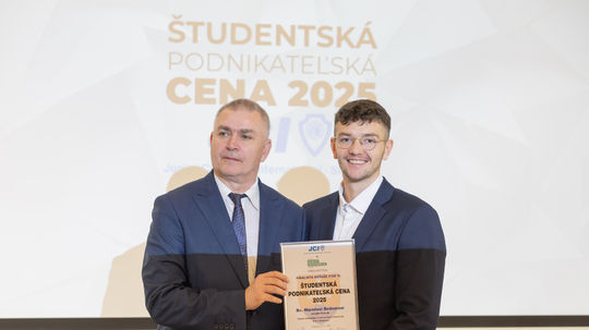 Maroš Bednár z Fakulty informatiky a...