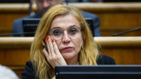 Vaľová má po odchode z parlamentu údajne už aj nové miesto. Smeruje za dcérou?
