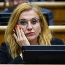 Vaľová má po odchode z parlamentu údajne už aj nové miesto. Smeruje za dcérou?