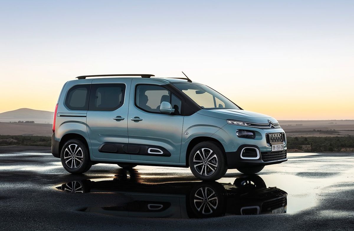 Skutočnou legendou medzi rodinnými autami je...