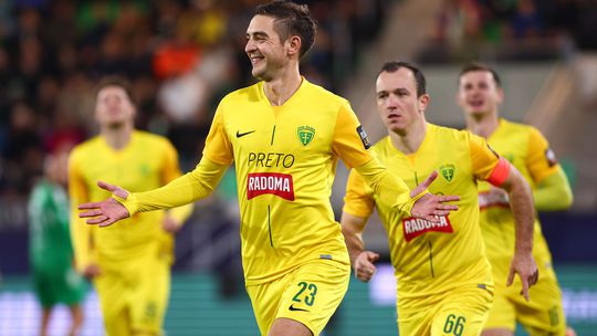 Calzona ho ignoruje, žilinský suverén skolil Trenčín hetrikom. Nepresvedčivý Slovan vykúpil Šporar