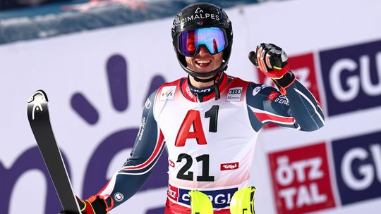 Šialený slalom v Rakúsku. Prvé dve miesta obsadili muži z tretej desiatky štartového poľa