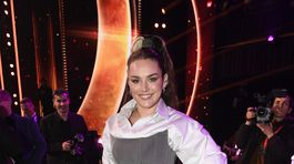 Speváčka Ewa Farna v modeli od Radky Sirkovej. 