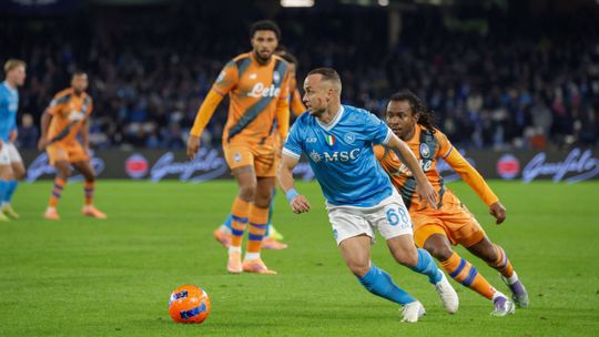 Tri góly do prestávky a bolo vymaľované. Neapol je späť na čele ligy, Lobotka odohral celý duel