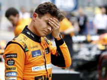 Boj o titul v F1 sa dramatizuje, katastrofa pre...