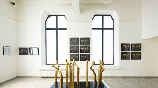 Dielo Štefana Kovaľa Orloj z výstavy Pamäť...