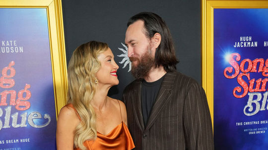 Kate Hudson (vľavo) a Danny Fujikawa...