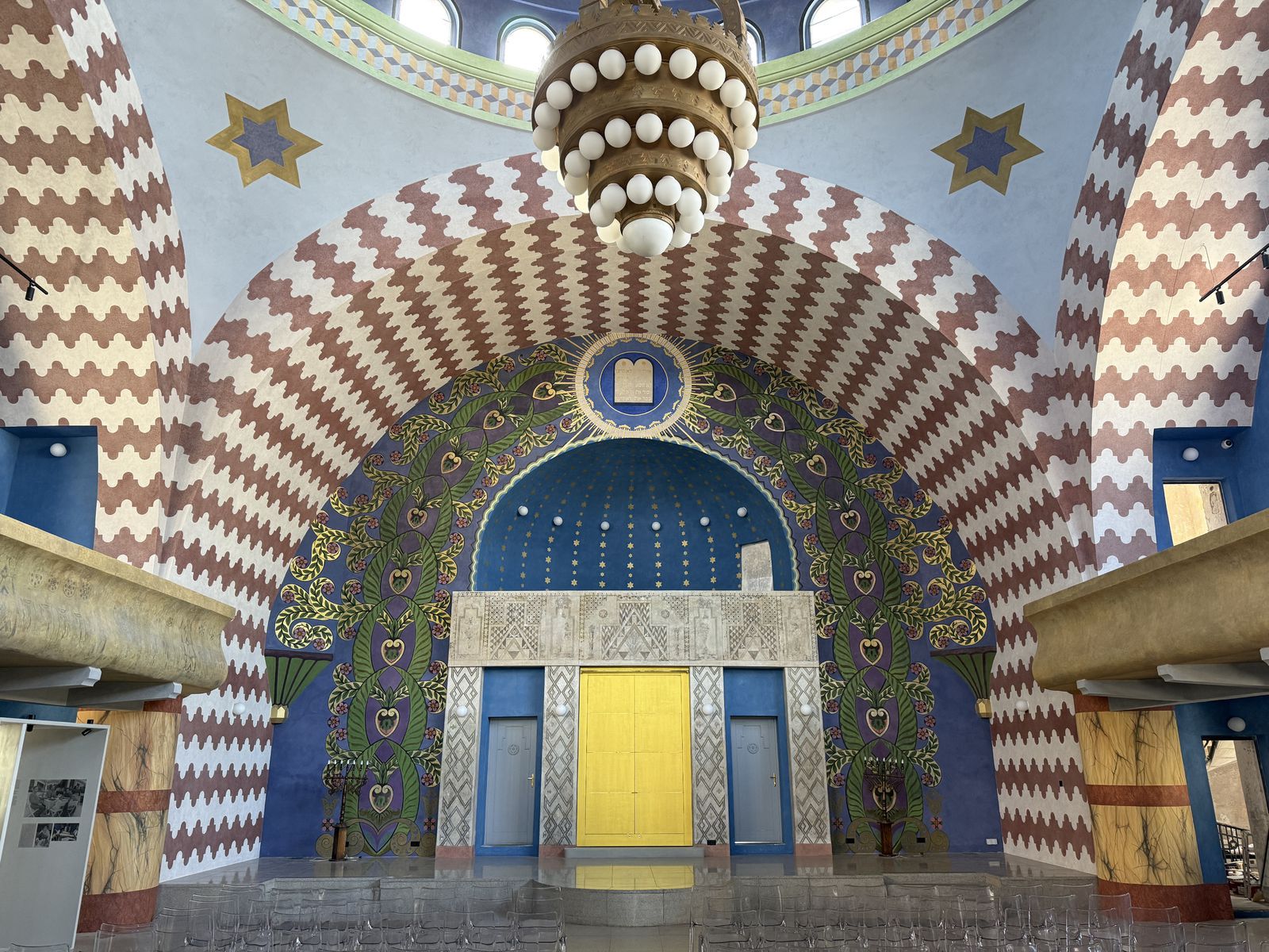 Obnovený interiér trenčianskej synagógy.