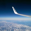 Ryanair, lietadlo, cestovanie, dovolenka, obloha, oblaky